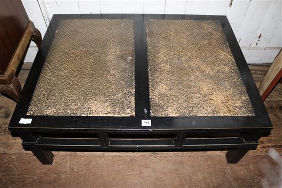 Chinese black lacquer coffee table(-)